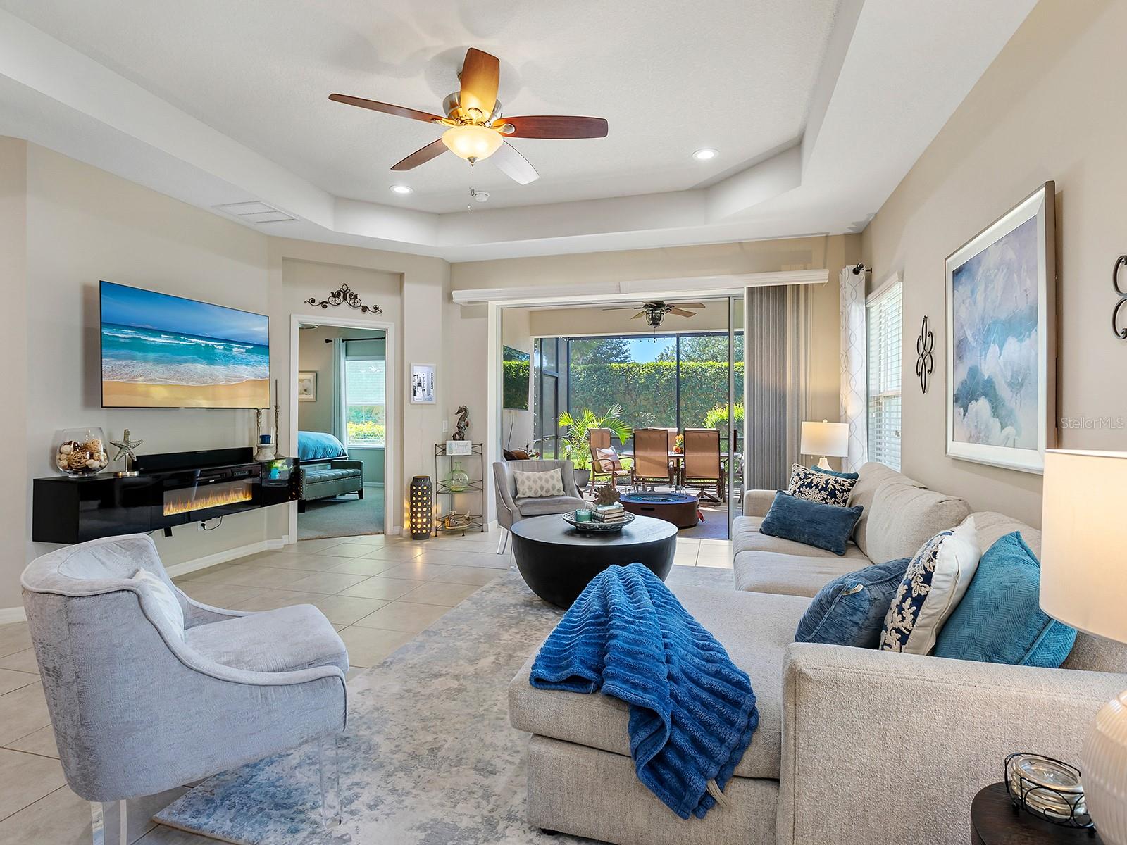 2060 CRYSTAL LAKE TRL, BRADENTON, FL, 34211