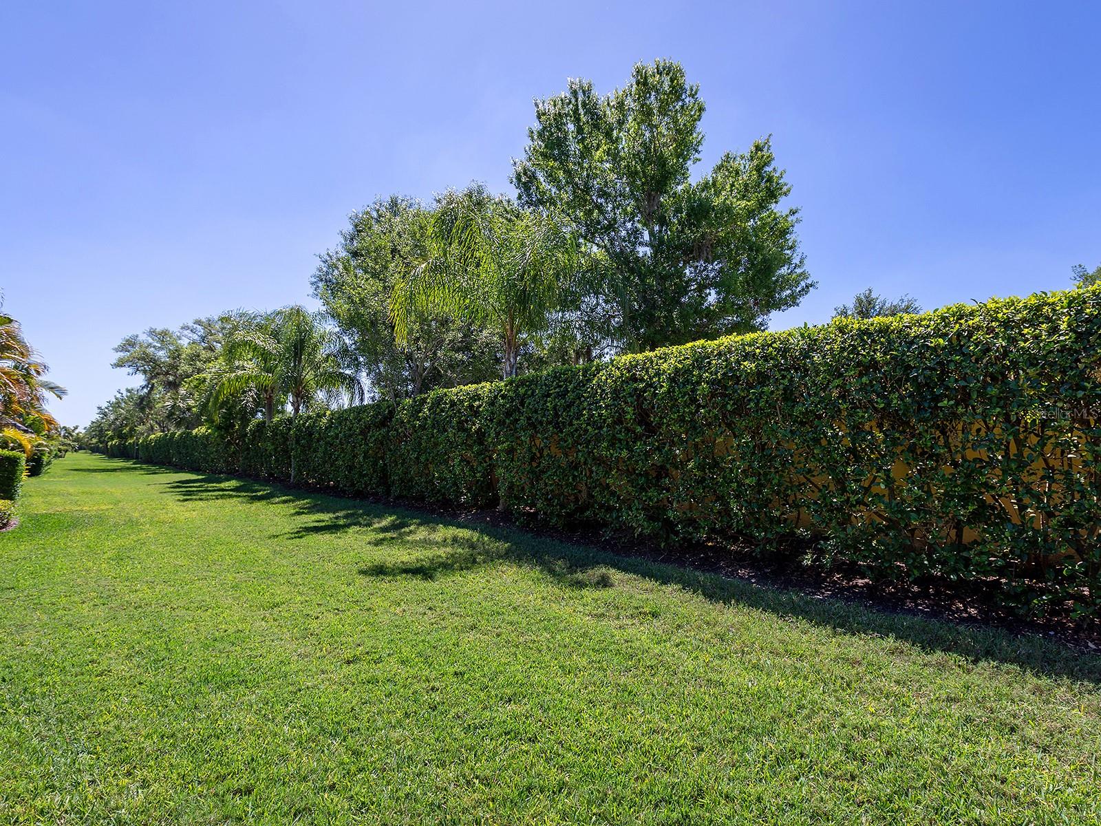 2060 CRYSTAL LAKE TRL, BRADENTON, FL, 34211