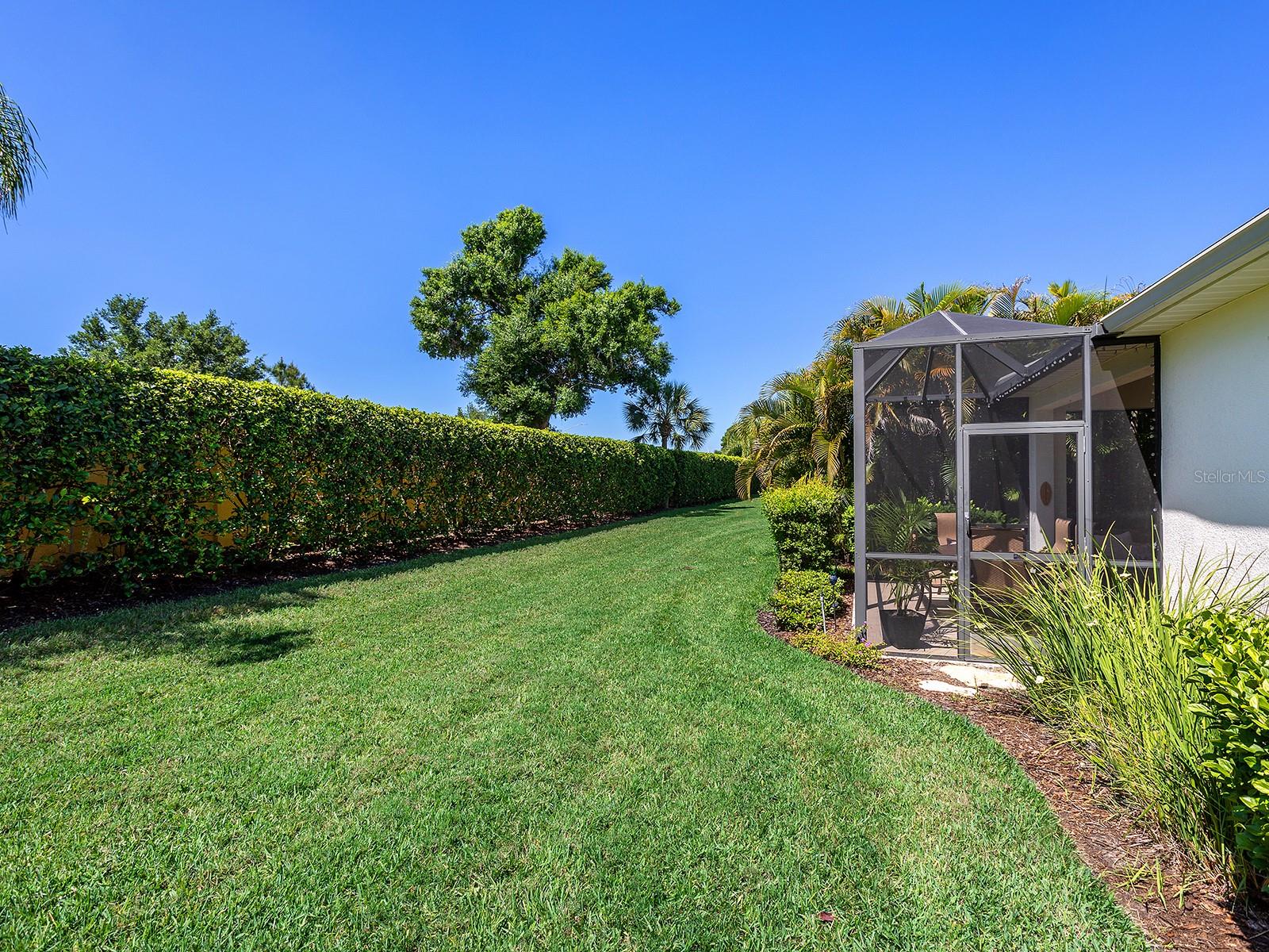 2060 CRYSTAL LAKE TRL, BRADENTON, FL, 34211