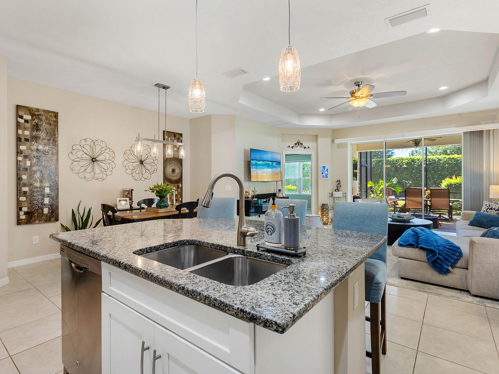 2060 CRYSTAL LAKE TRL, BRADENTON, FL, 34211