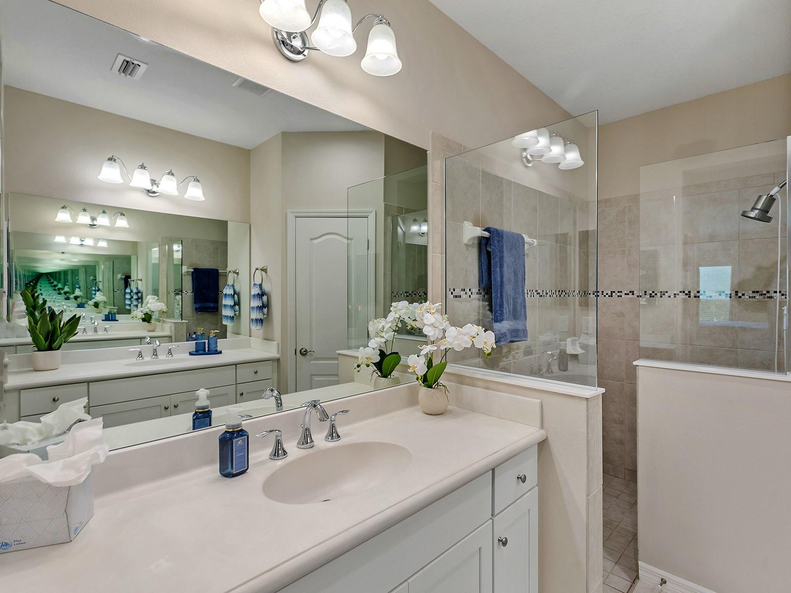 2060 CRYSTAL LAKE TRL, BRADENTON, FL, 34211