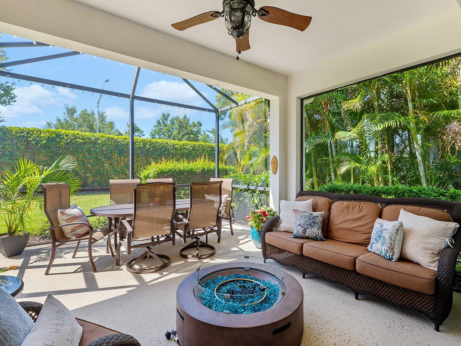 2060 CRYSTAL LAKE TRL, BRADENTON, FL, 34211