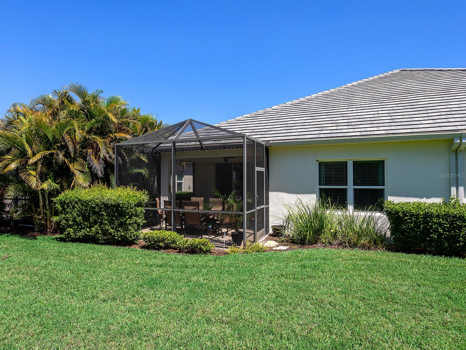 2060 CRYSTAL LAKE TRL, BRADENTON, FL, 34211