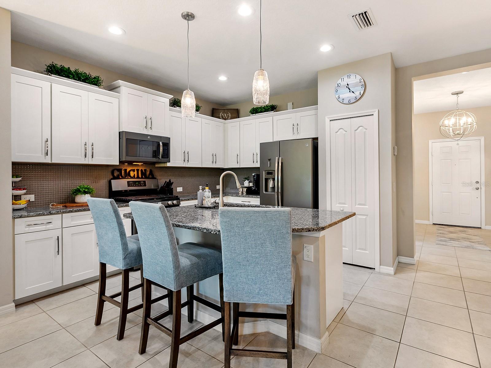 2060 CRYSTAL LAKE TRL, BRADENTON, FL, 34211