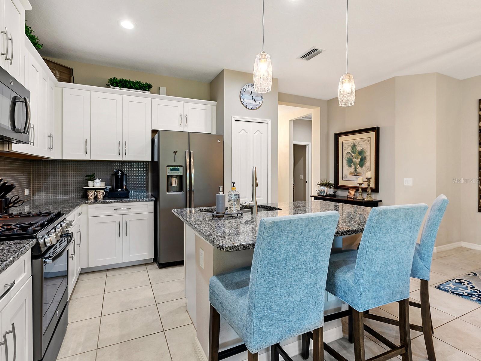 2060 CRYSTAL LAKE TRL, BRADENTON, FL, 34211