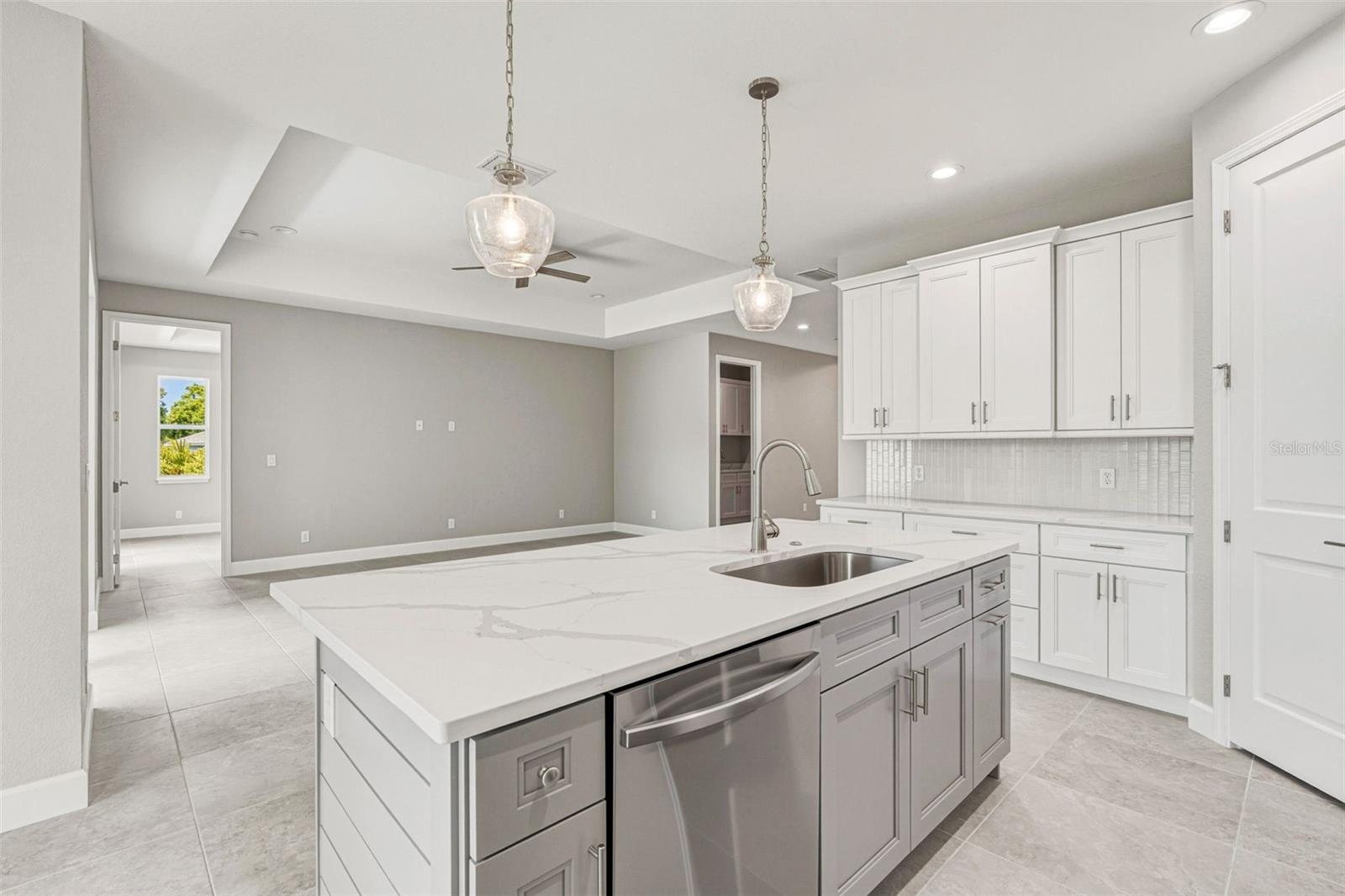 141 SWAN DR, ROTONDA WEST, FL, 33947