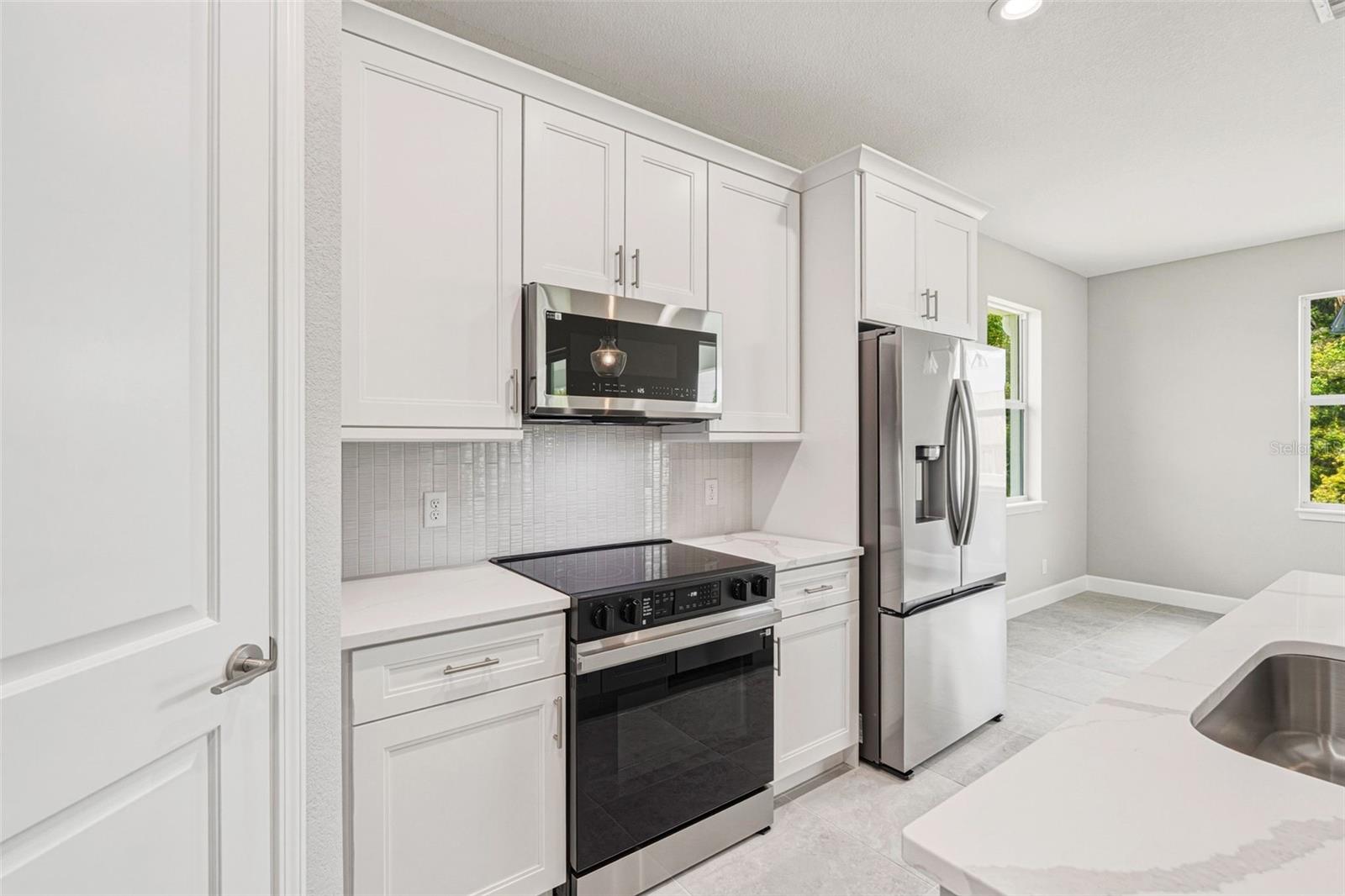 141 SWAN DR, ROTONDA WEST, FL, 33947