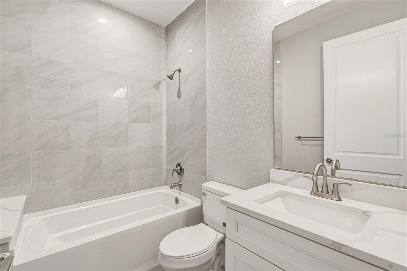 141 SWAN DR, ROTONDA WEST, FL, 33947