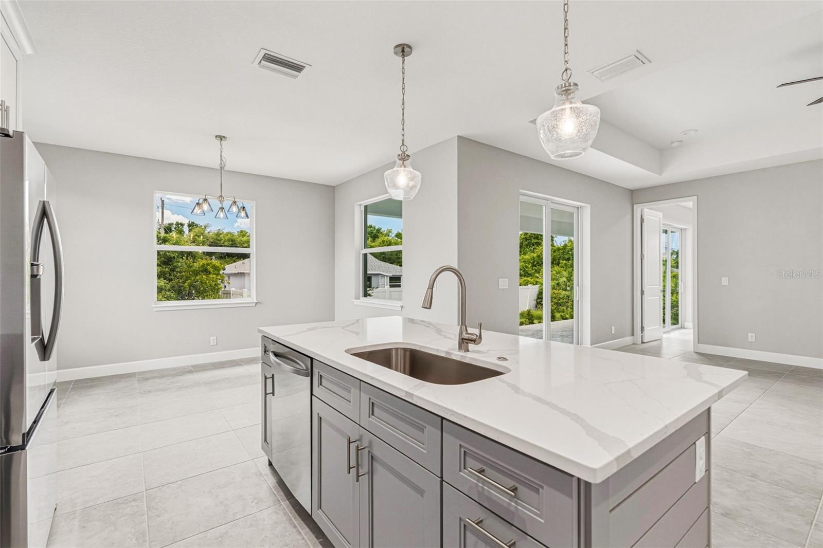 141 SWAN DR, ROTONDA WEST, FL, 33947