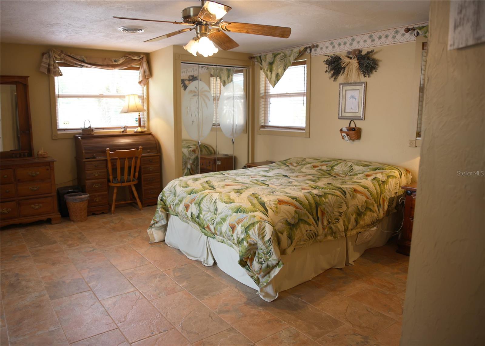 5353 SHADOW LAWN DR, SARASOTA, FL, 34242