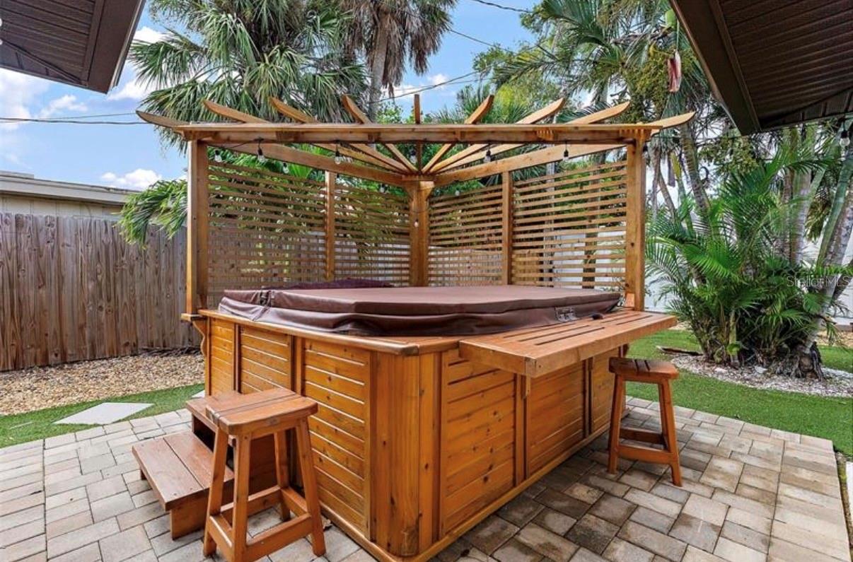 6750 W FLAMINGO WAY S, ST PETERSBURG, FL, 33707