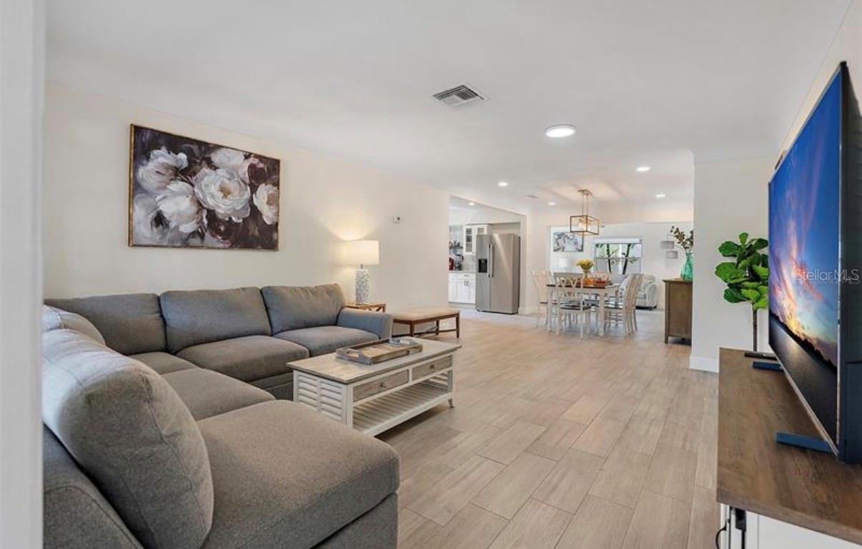 6750 W FLAMINGO WAY S, ST PETERSBURG, FL, 33707