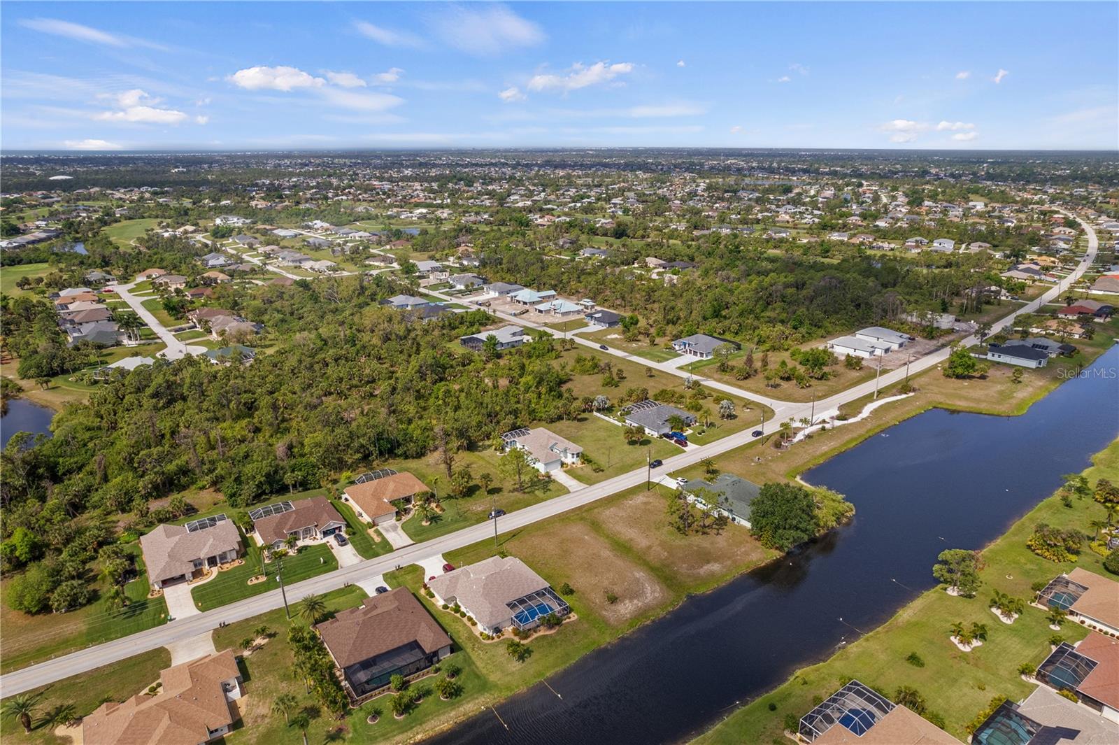 805 ROTONDA CIR, ROTONDA WEST, FL, 33947
