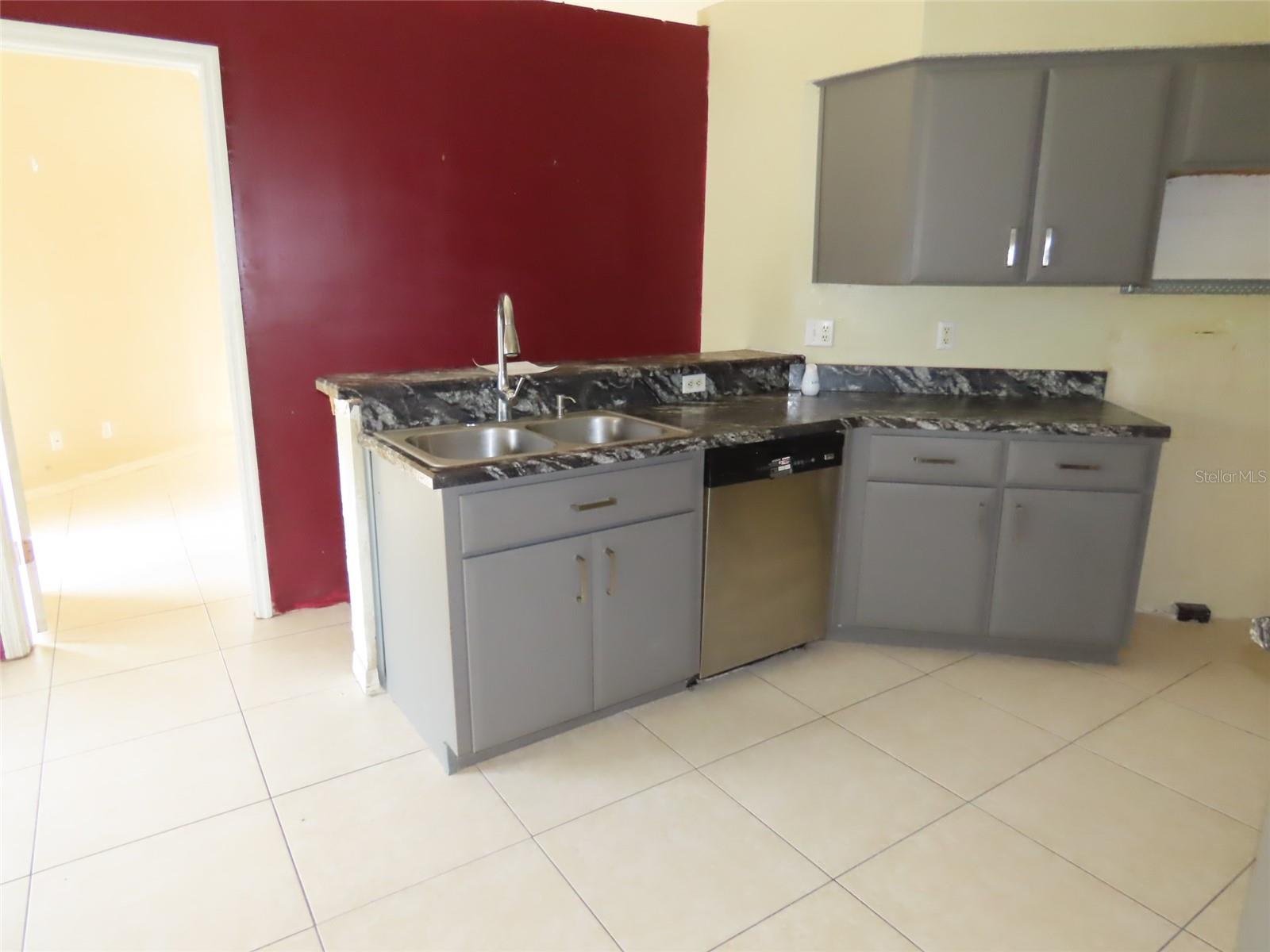 8902 BRELAND DR, TAMPA, FL, 33626