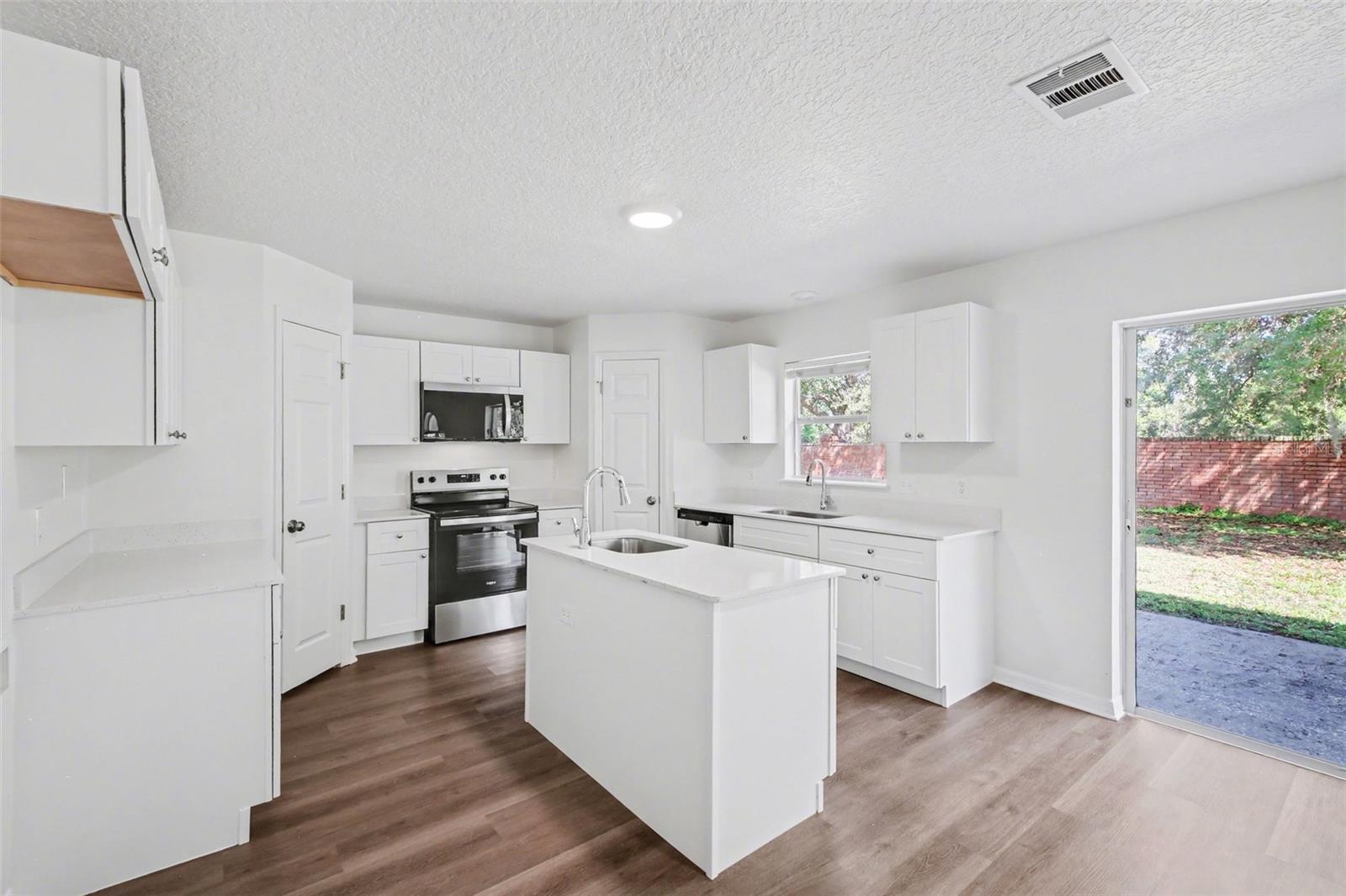 2062 EL MARRA DR, OCOEE, FL, 34761