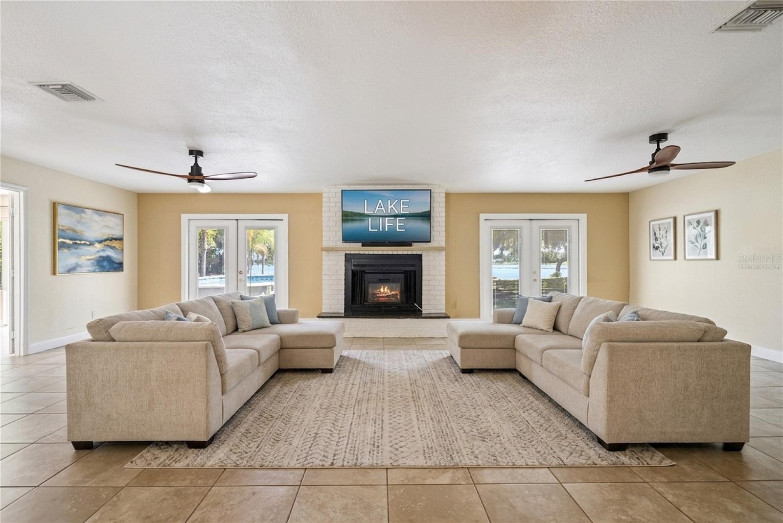 2032 DUMAS DR, DELTONA, FL, 32738