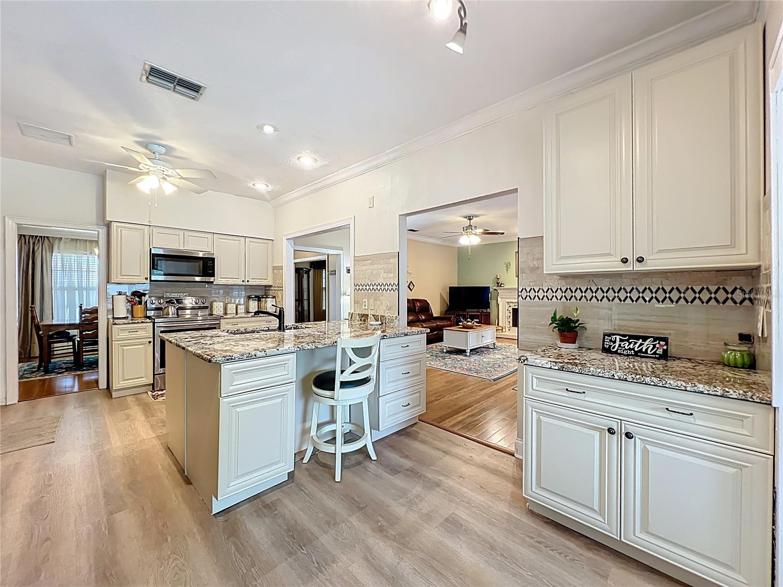 1951 GREEN MEADOW LN, ORLANDO, FL, 32825