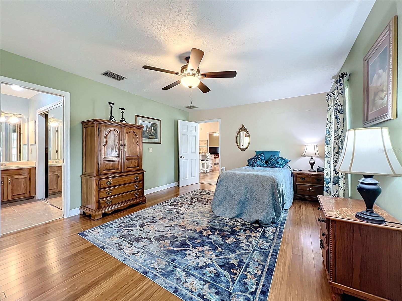 1951 GREEN MEADOW LN, ORLANDO, FL, 32825