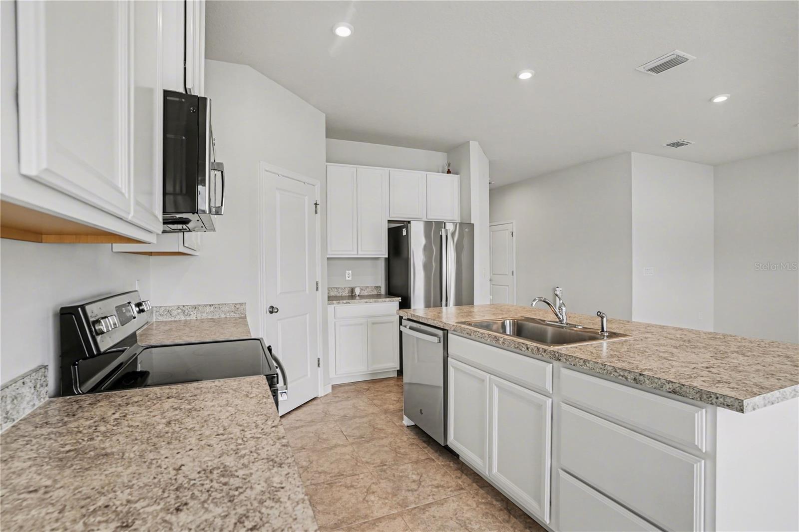 35649 OSPREY PERCH LN, ZEPHYRHILLS, FL, 33541