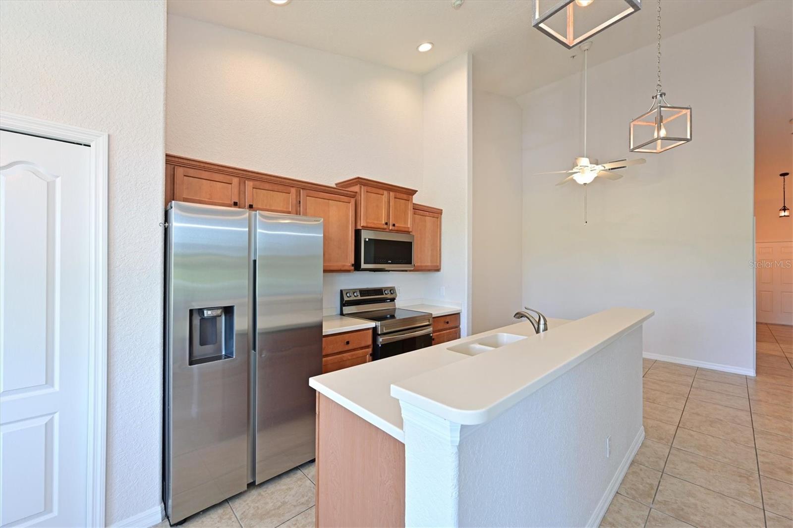 1011 FAIRWAYCOVE LN #202, BRADENTON, FL, 34212