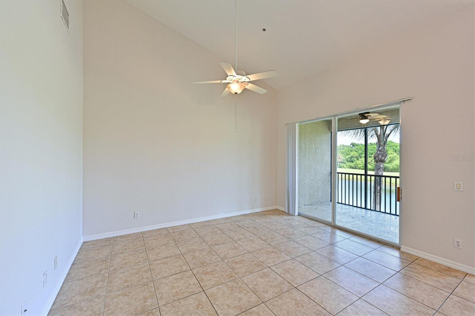 1011 FAIRWAYCOVE LN #202, BRADENTON, FL, 34212