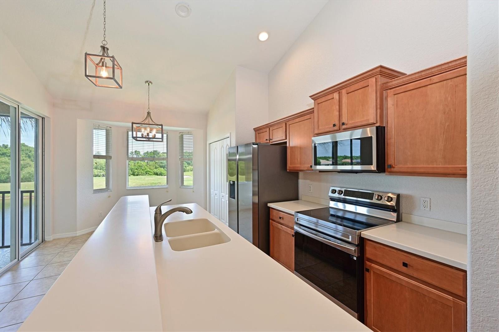 1011 FAIRWAYCOVE LN #202, BRADENTON, FL, 34212