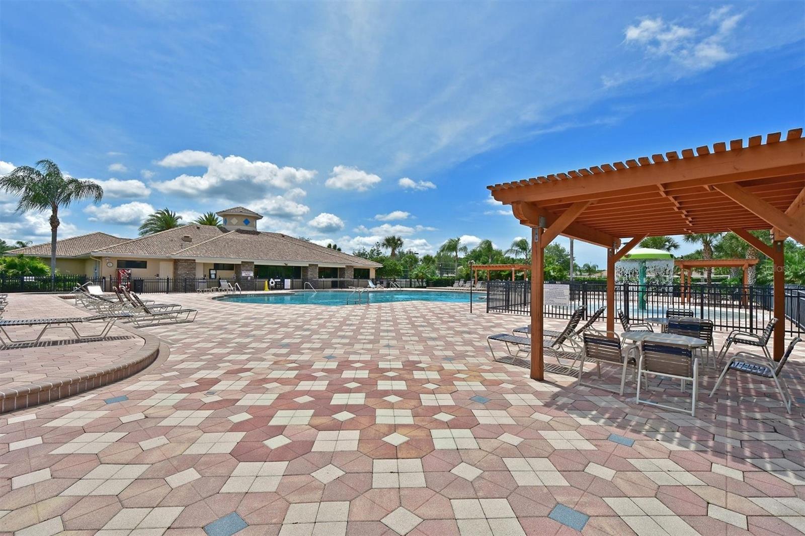 1011 FAIRWAYCOVE LN #202, BRADENTON, FL, 34212