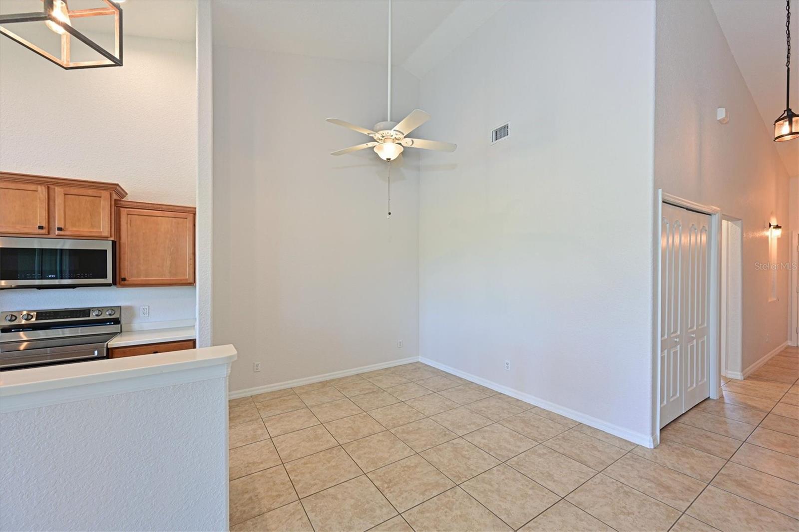 1011 FAIRWAYCOVE LN #202, BRADENTON, FL, 34212