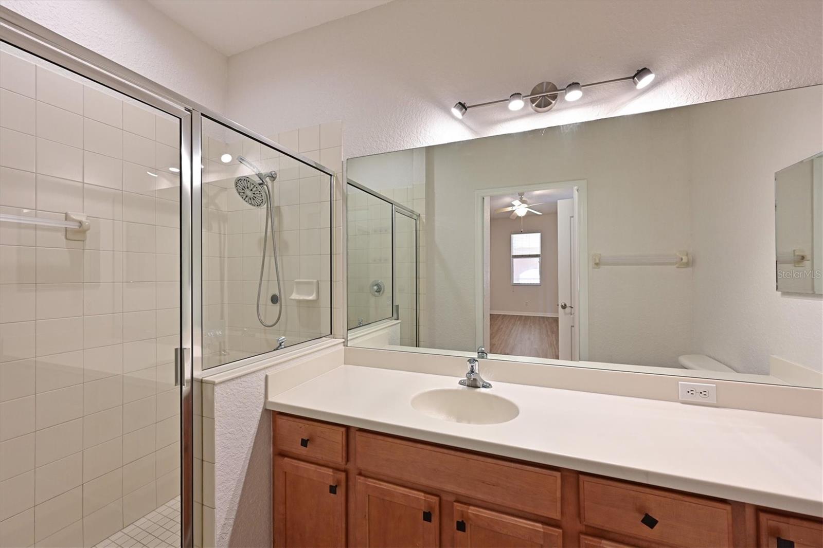 1011 FAIRWAYCOVE LN #202, BRADENTON, FL, 34212