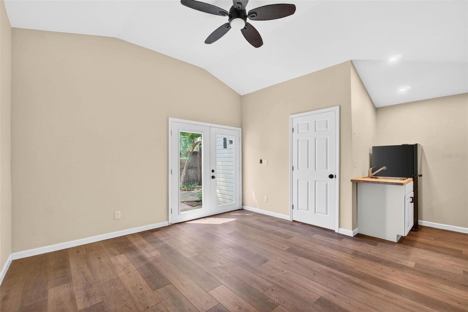 5218 1ST AVE S, ST PETERSBURG, FL, 33707