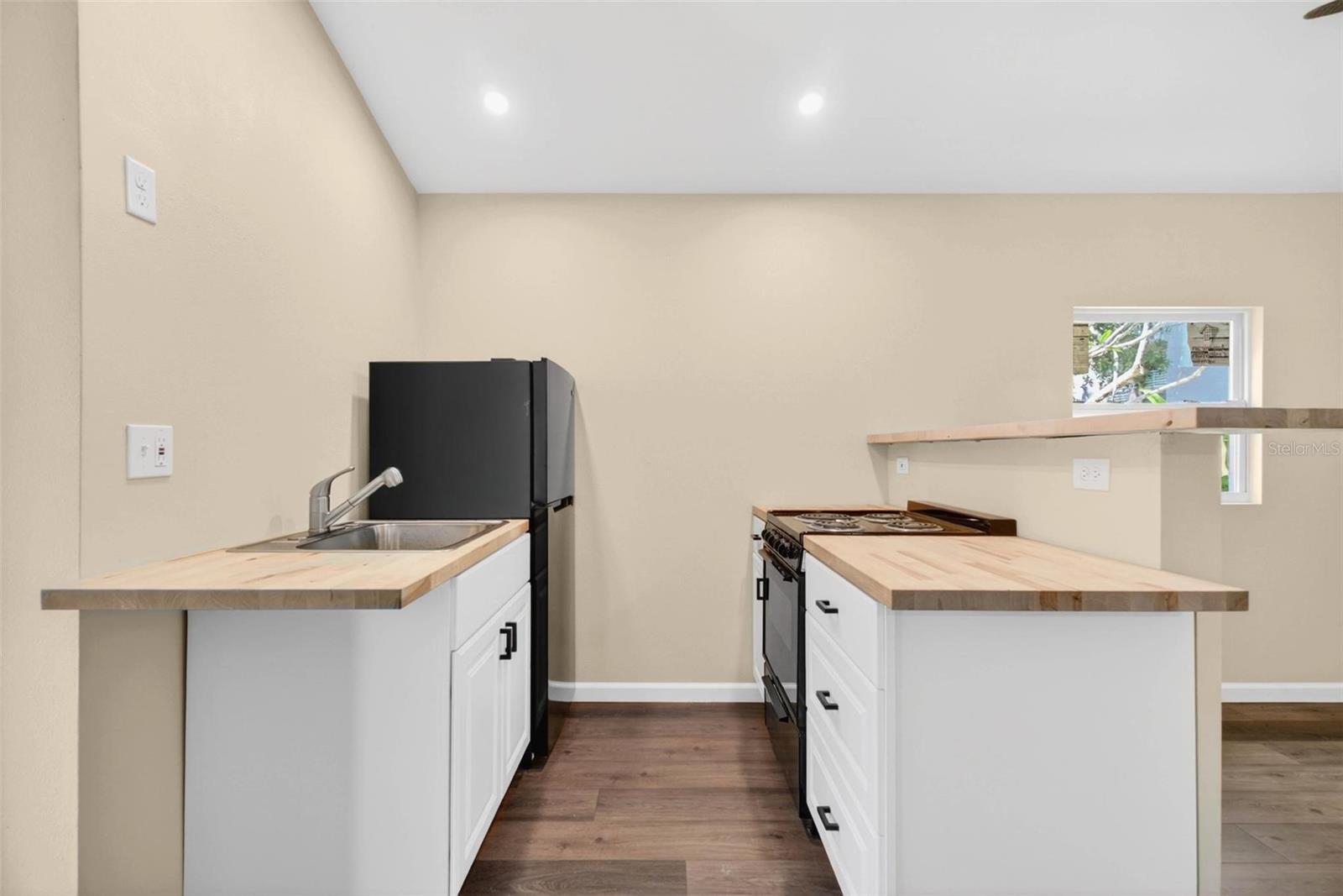 5218 1ST AVE S, ST PETERSBURG, FL, 33707