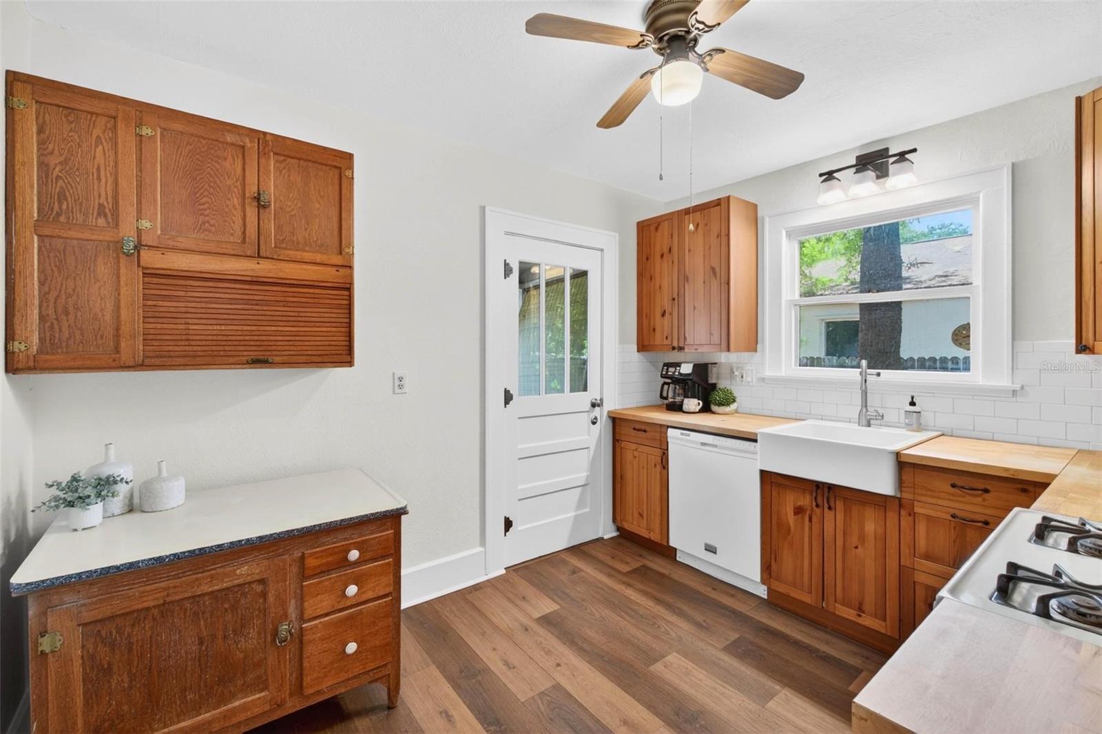 5218 1ST AVE S, ST PETERSBURG, FL, 33707