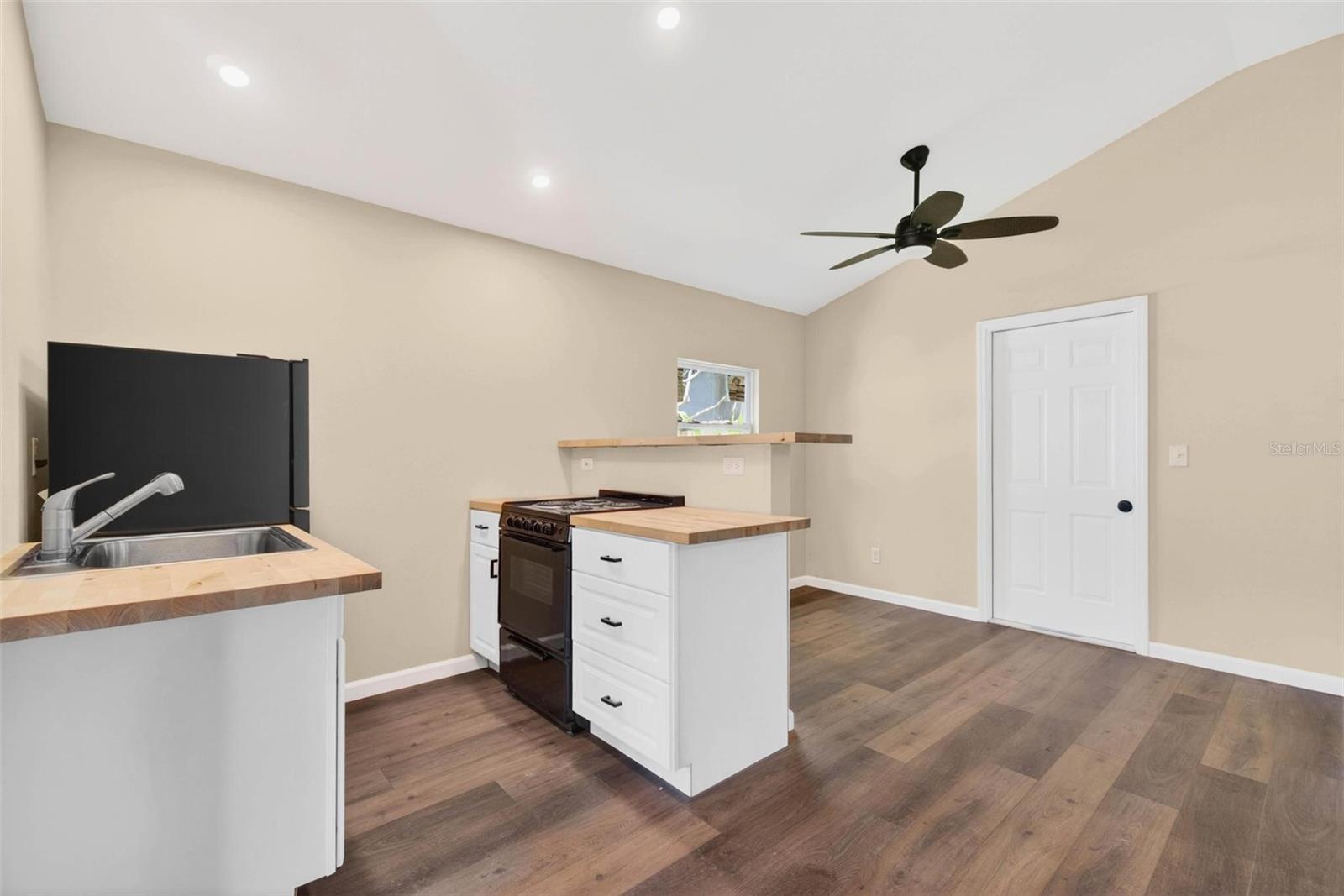 5218 1ST AVE S, ST PETERSBURG, FL, 33707