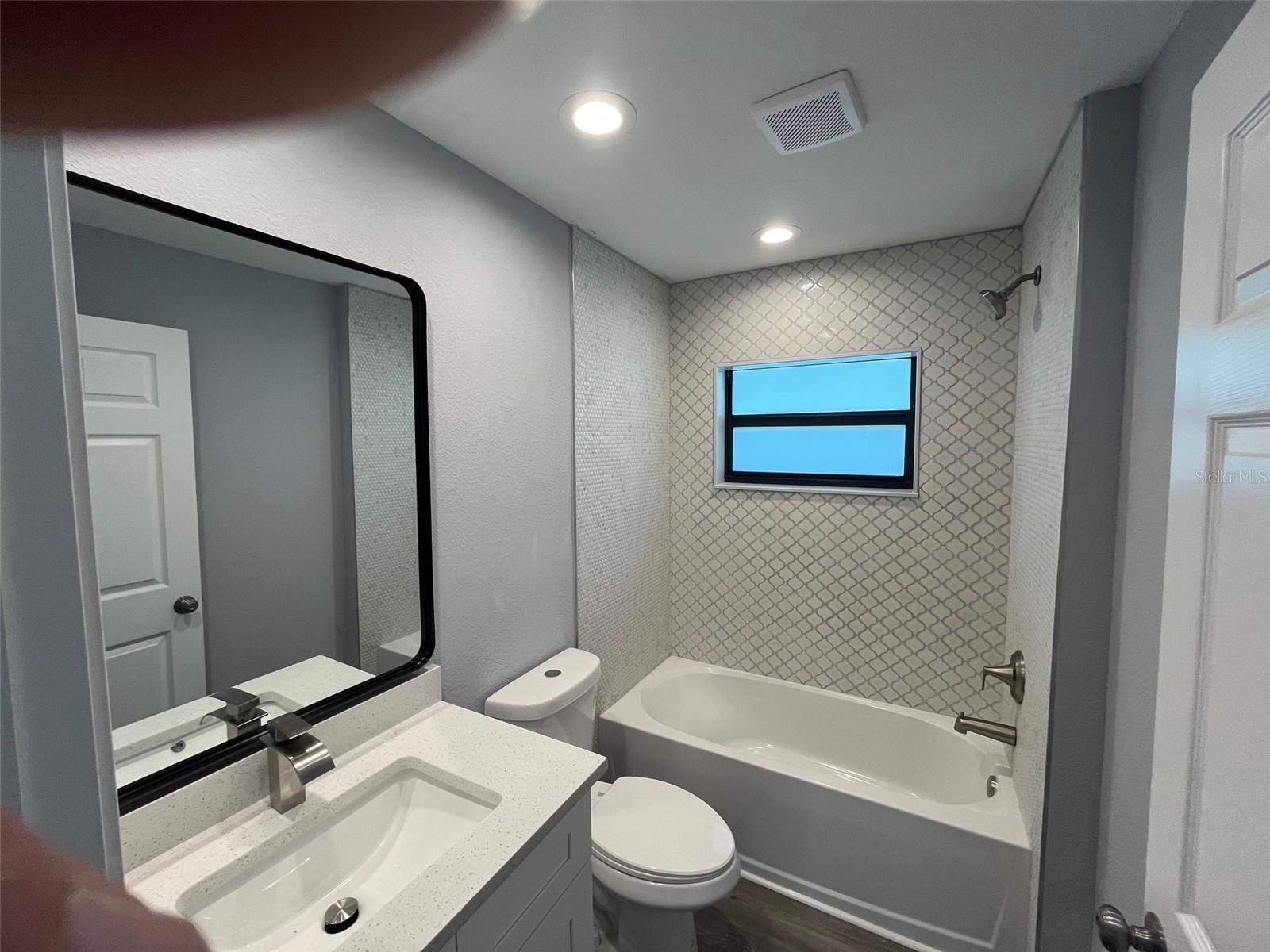 8362 SANTA CRUZ DR, PORT CHARLOTTE, FL, 33981