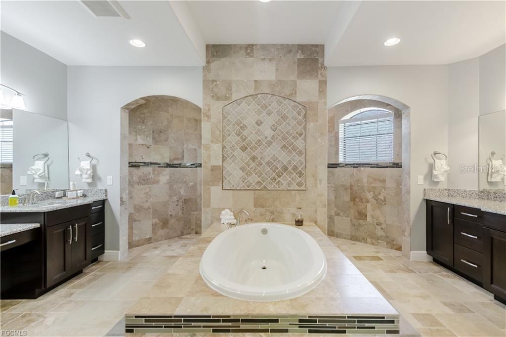 2003 NE 10TH PL, CAPE CORAL, FL, 33909