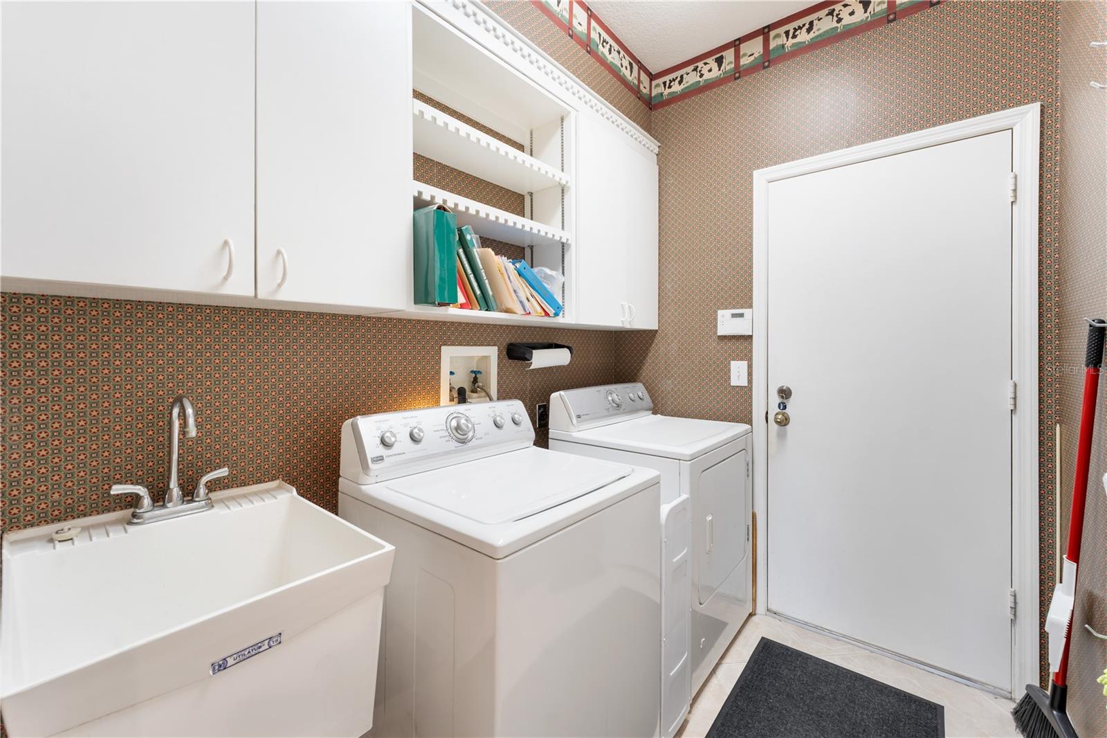 9442 HUNTERS POND DR, TAMPA, FL, 33647