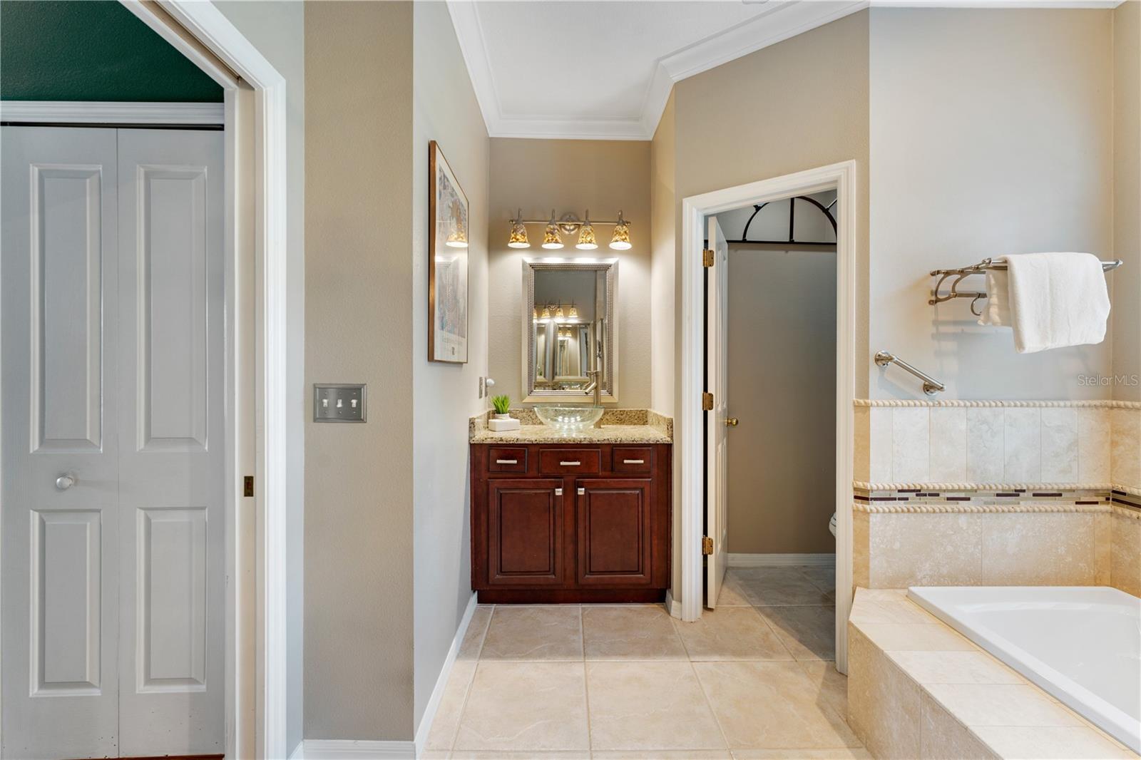 9442 HUNTERS POND DR, TAMPA, FL, 33647