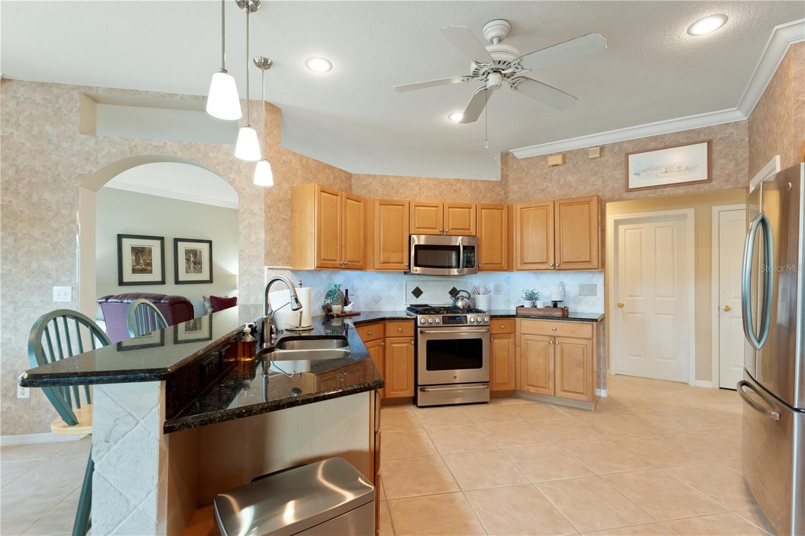 9442 HUNTERS POND DR, TAMPA, FL, 33647