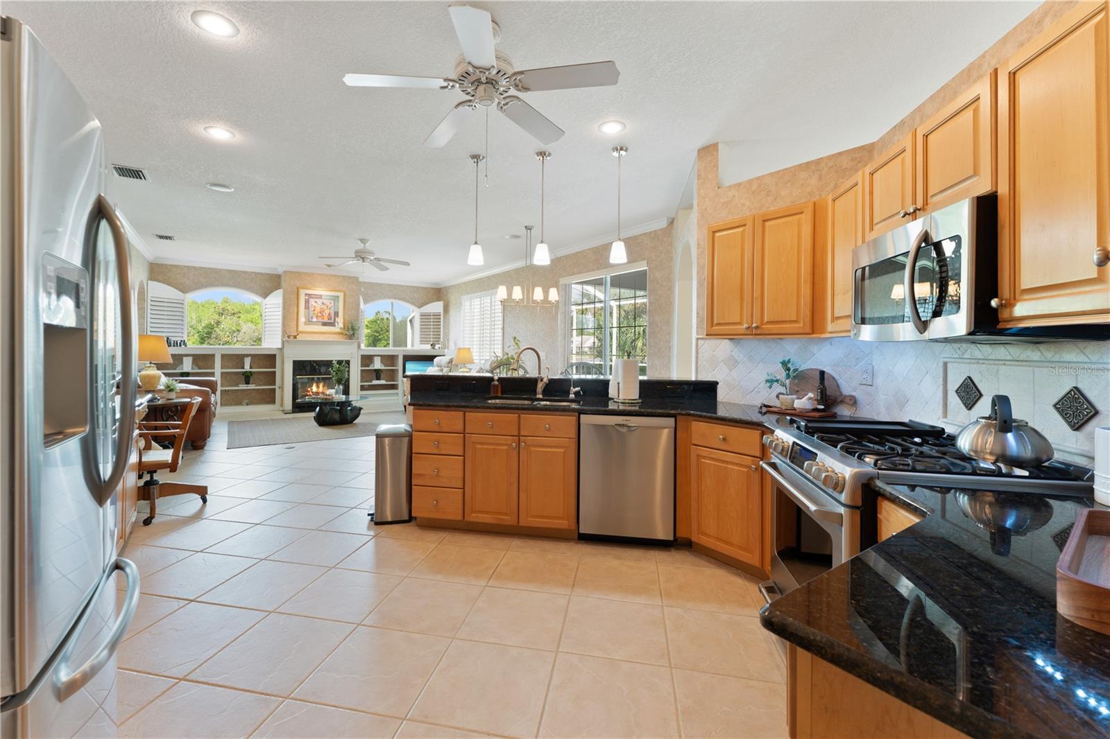 9442 HUNTERS POND DR, TAMPA, FL, 33647