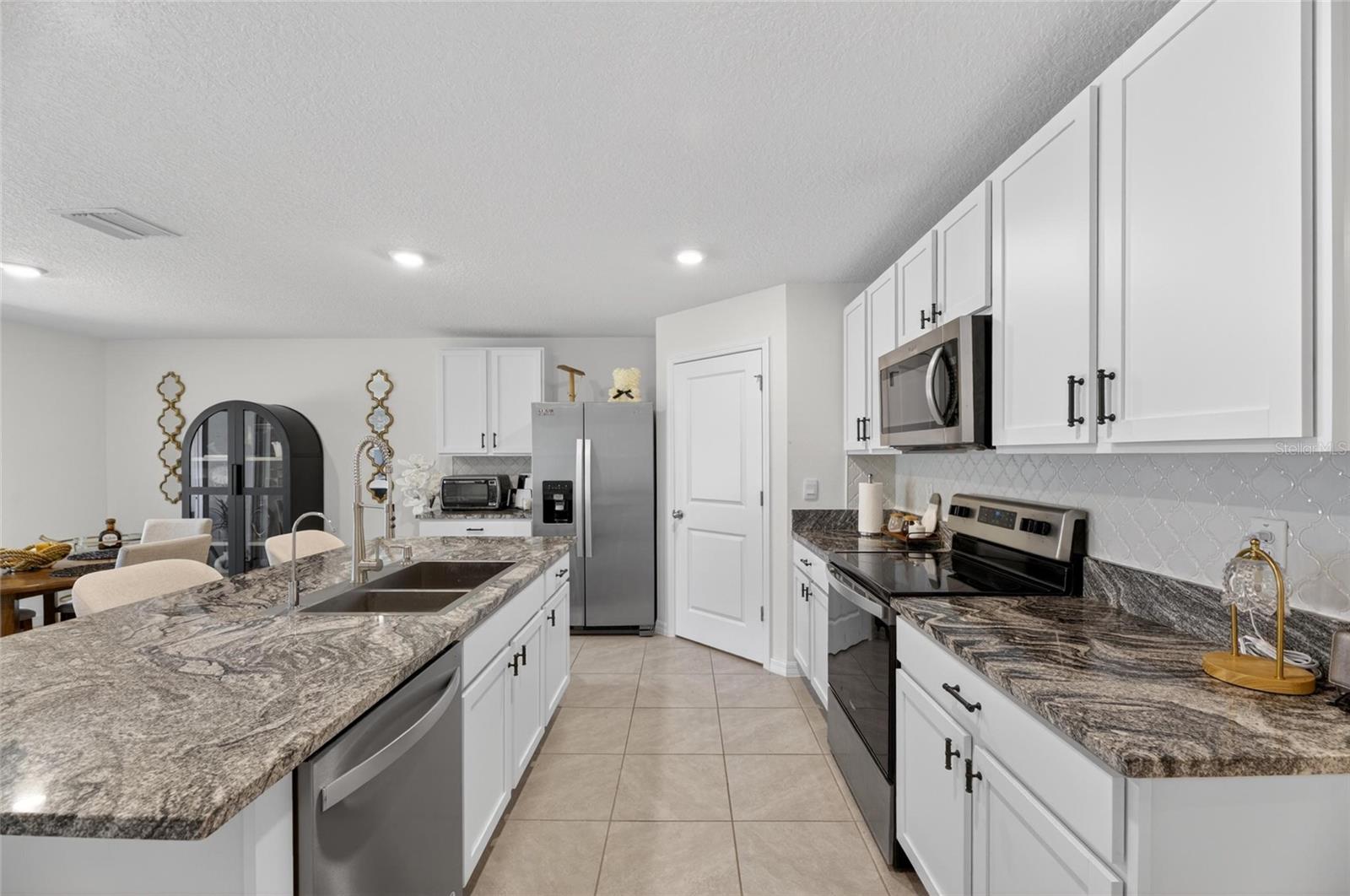 3255 SILVER DATE DR, WIMAUMA, FL, 33598