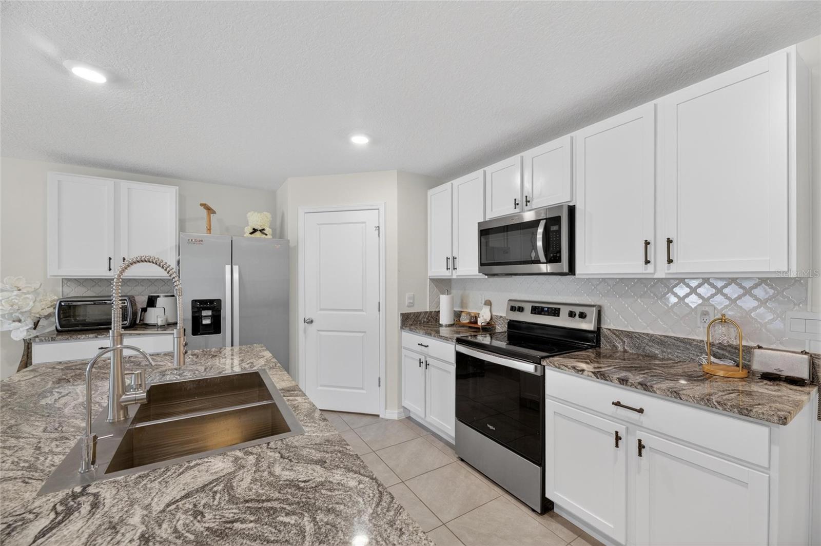 3255 SILVER DATE DR, WIMAUMA, FL, 33598