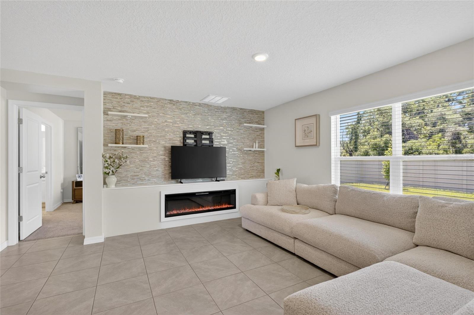 3255 SILVER DATE DR, WIMAUMA, FL, 33598