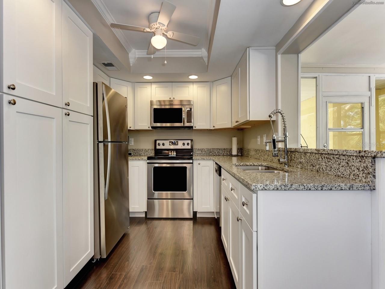 301 AVENIDA MADERA #B, SARASOTA, FL, 34242