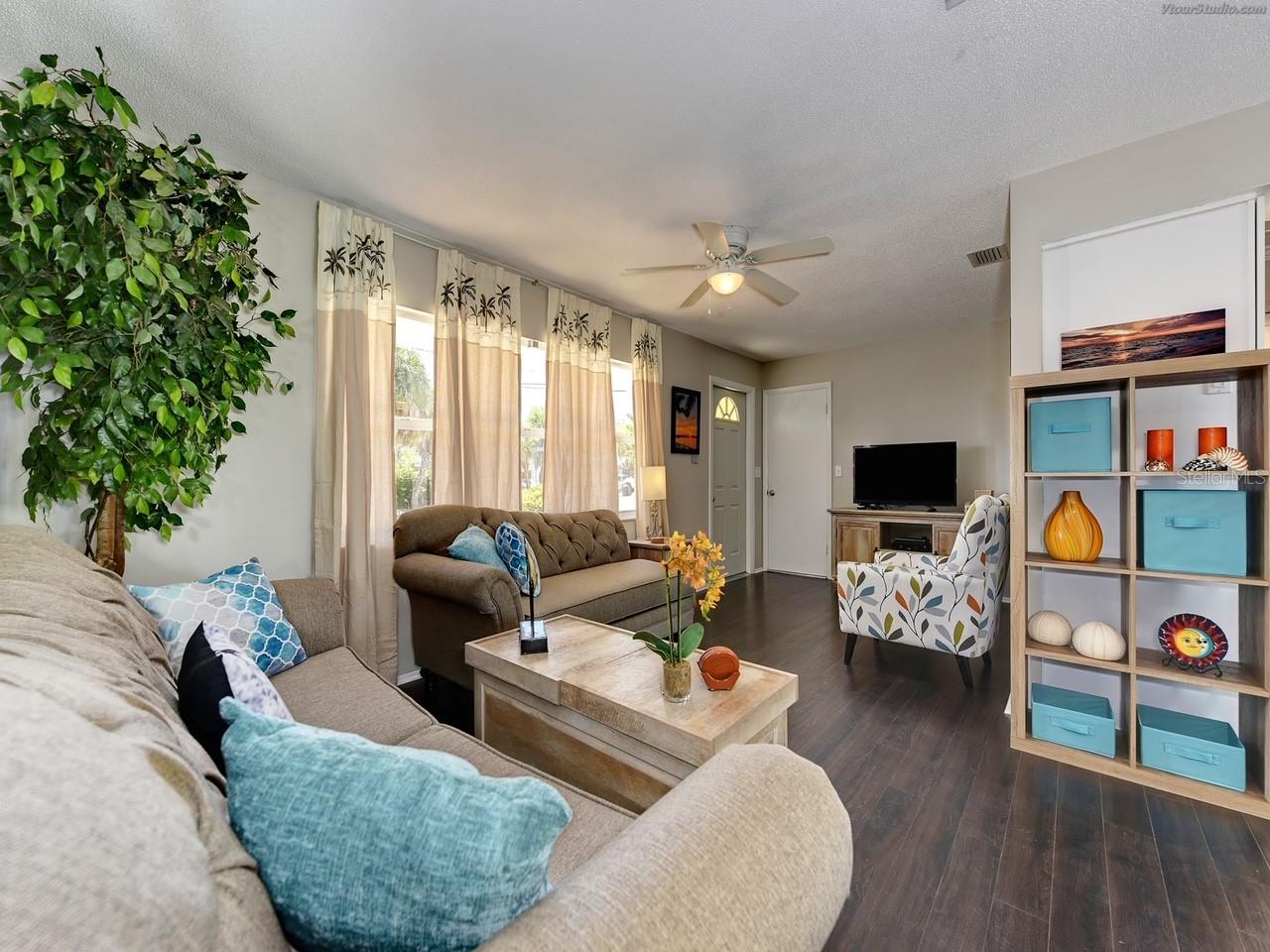 301 AVENIDA MADERA #B, SARASOTA, FL, 34242