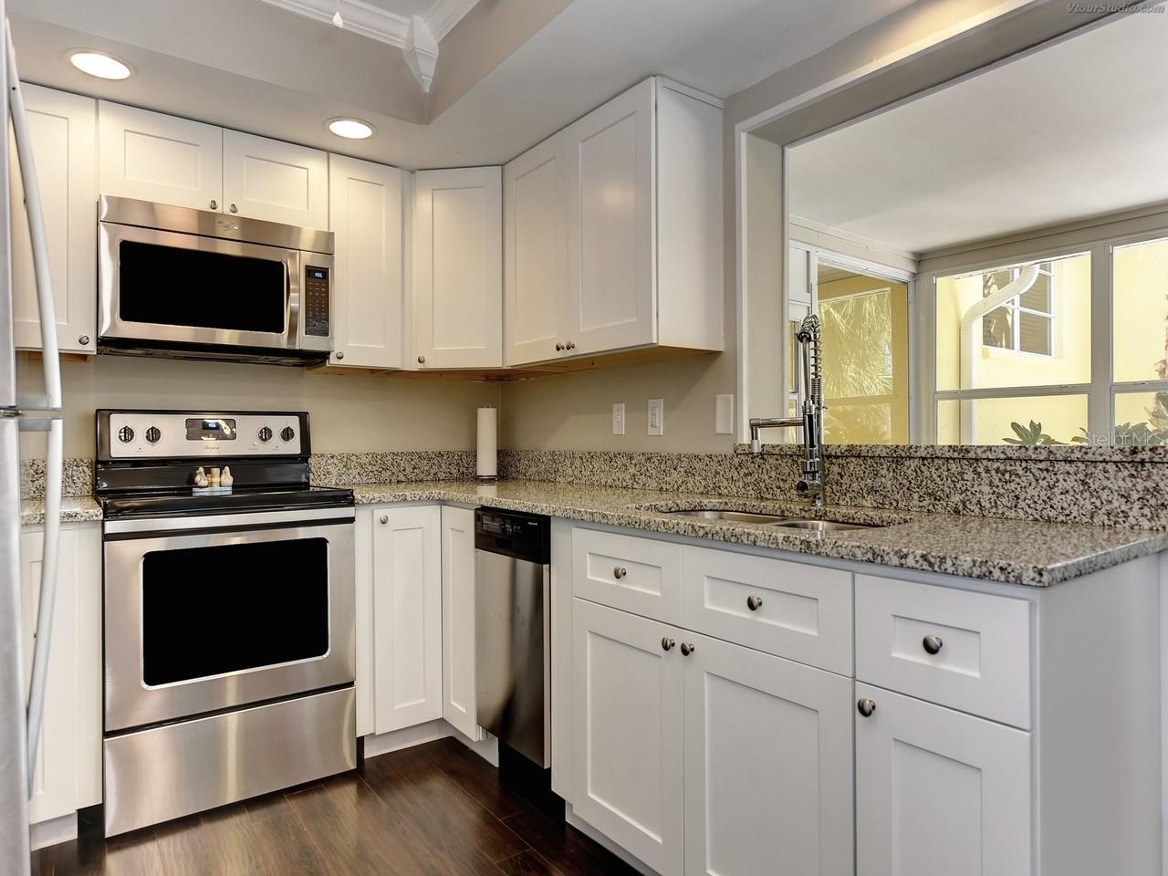 301 AVENIDA MADERA #B, SARASOTA, FL, 34242