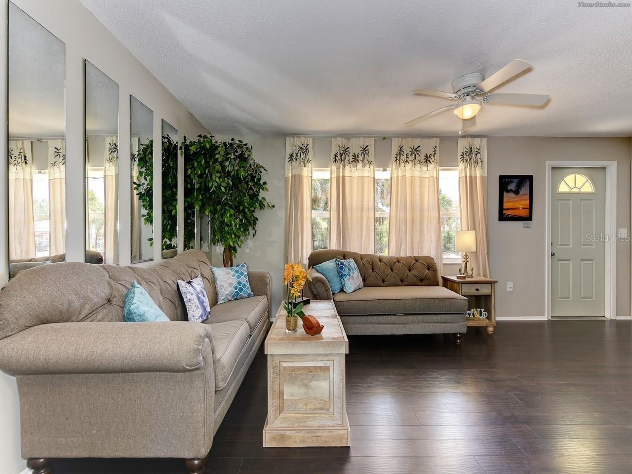 301 AVENIDA MADERA #B, SARASOTA, FL, 34242