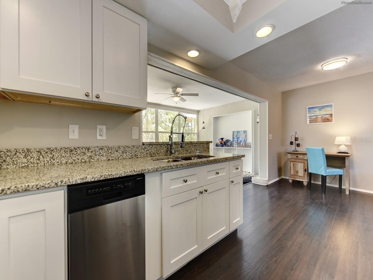 301 AVENIDA MADERA #B, SARASOTA, FL, 34242