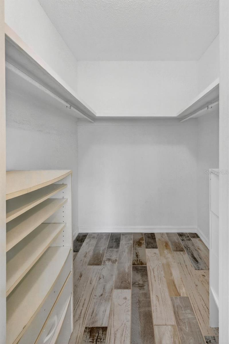 1884 SOUTHPOINTE DR, SARASOTA, FL, 34231