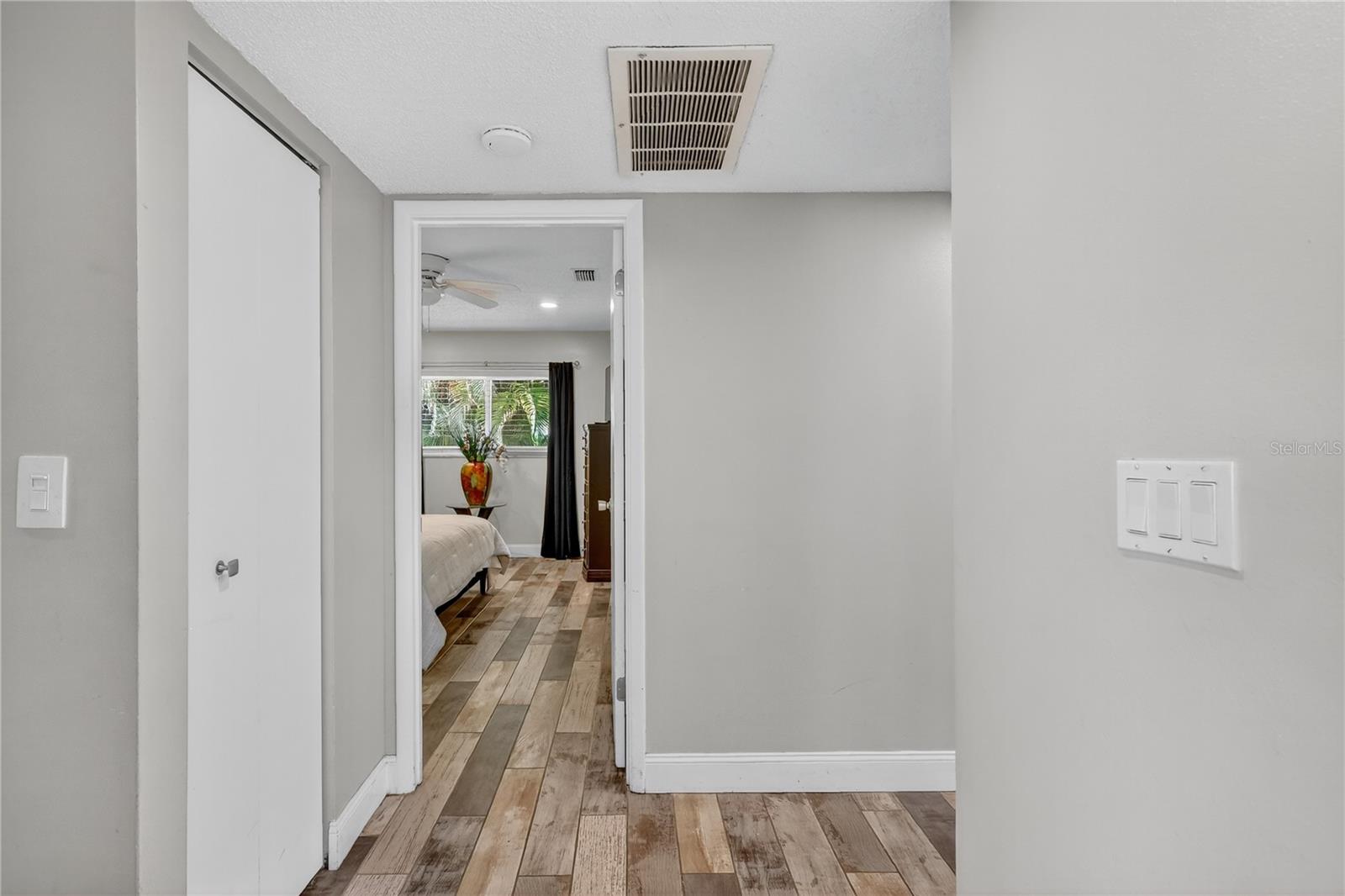 1884 SOUTHPOINTE DR, SARASOTA, FL, 34231