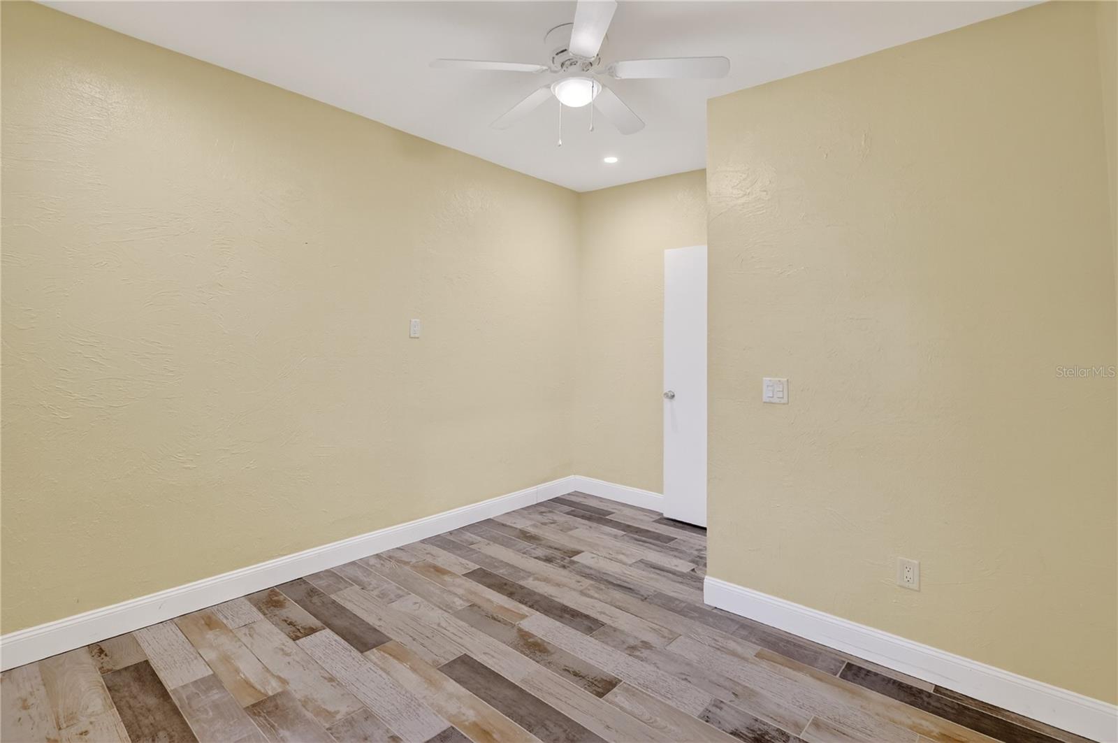 1884 SOUTHPOINTE DR, SARASOTA, FL, 34231